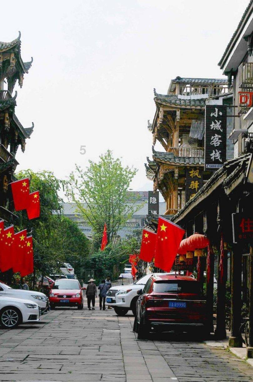 64年溥仪参观南京总统府,看了老蒋办公室后,一席话引得哄堂大笑